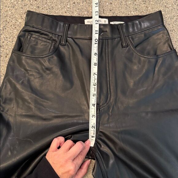ABERCROMBIE & FITCH Curve Love Black Vegan Leather Ankle Straight Pant - Picture 5 of 10